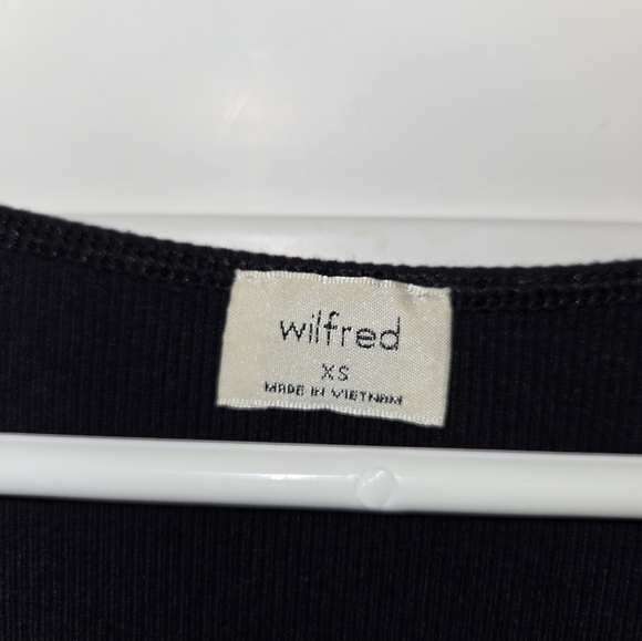 Wilfred Black Long Sleeve Fitted Blouse with Crew Neck and Tie Front - Picture 3 of 3